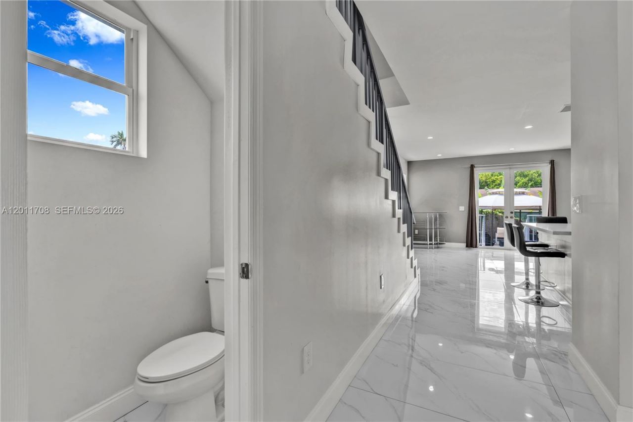 1968 NW 25th Ave, Unit 1968, Miami, FL 33125 Photo