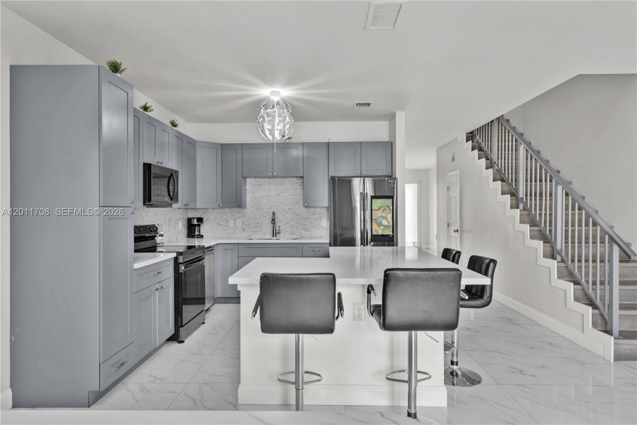 1968 NW 25th Ave, Unit 1968, Miami, FL 33125 Photo
