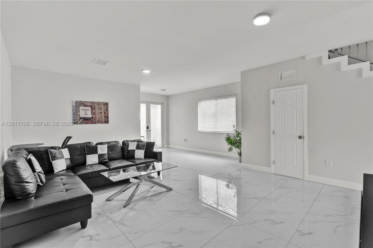1968 NW 25th Ave, Unit 1968, Miami, FL 33125 Photo