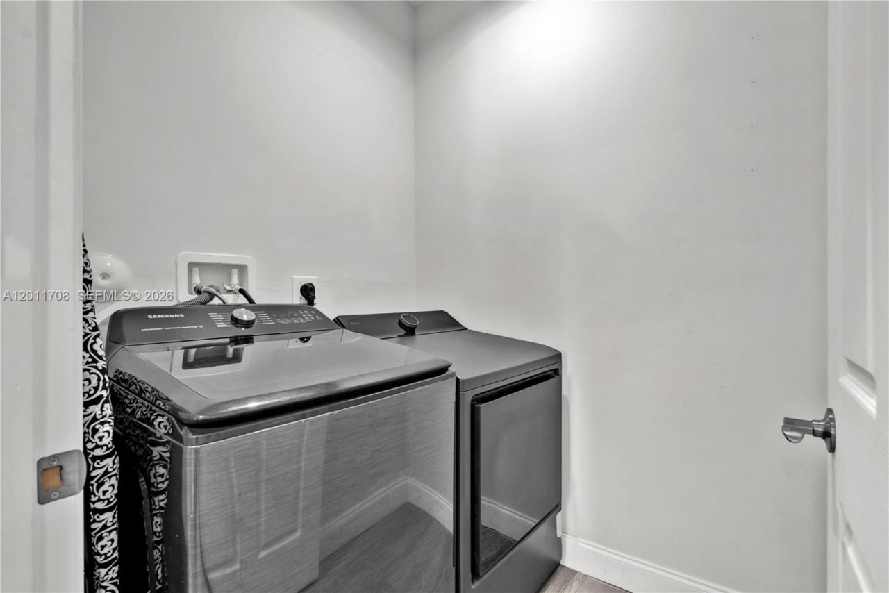 1968 NW 25th Ave, Unit 1968, Miami, FL 33125 Photo