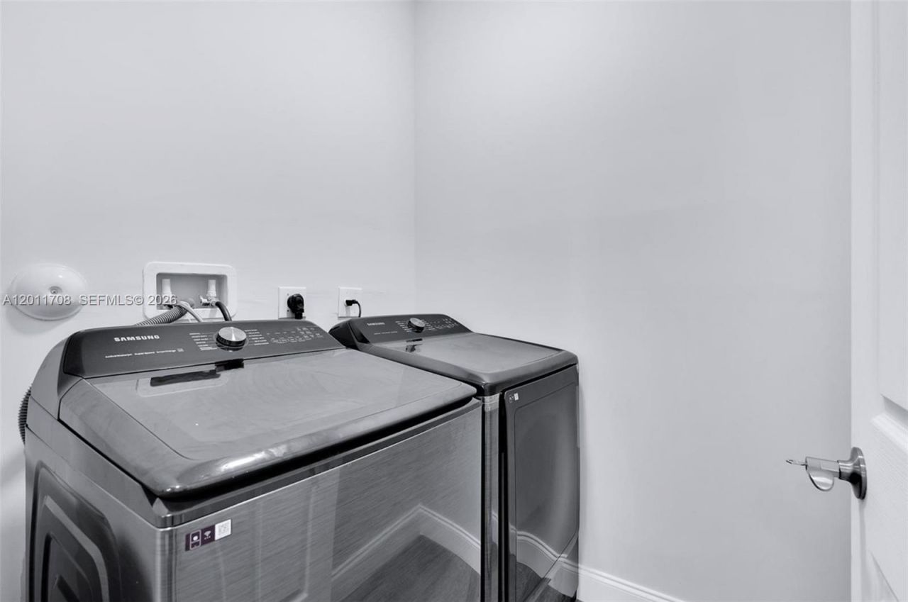 1968 NW 25th Ave , Unit 1968, Miami, FL 33125 Photo