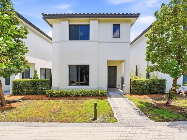 4356 NW 80th Ave , Doral, FL 33166