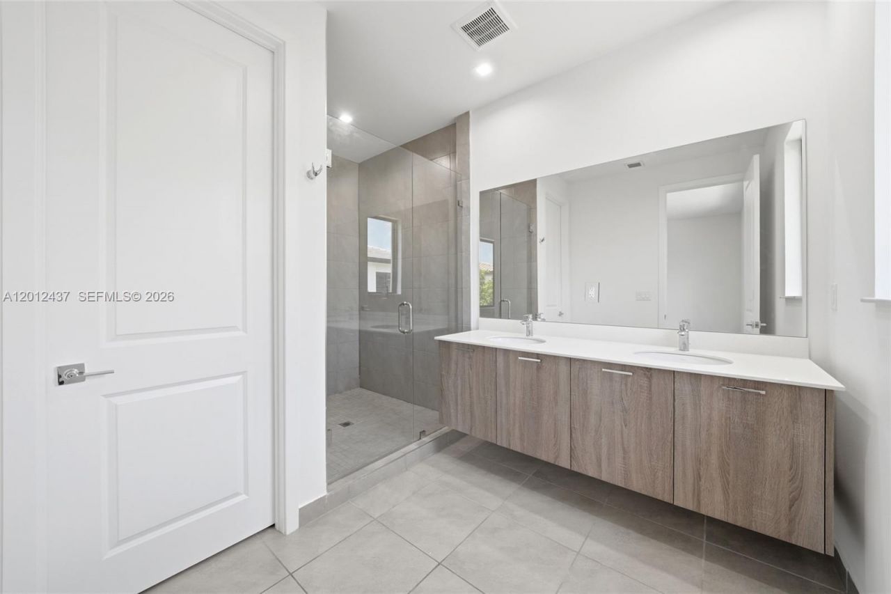 4356 NW 80th Ave , Doral, FL 33166 Photo