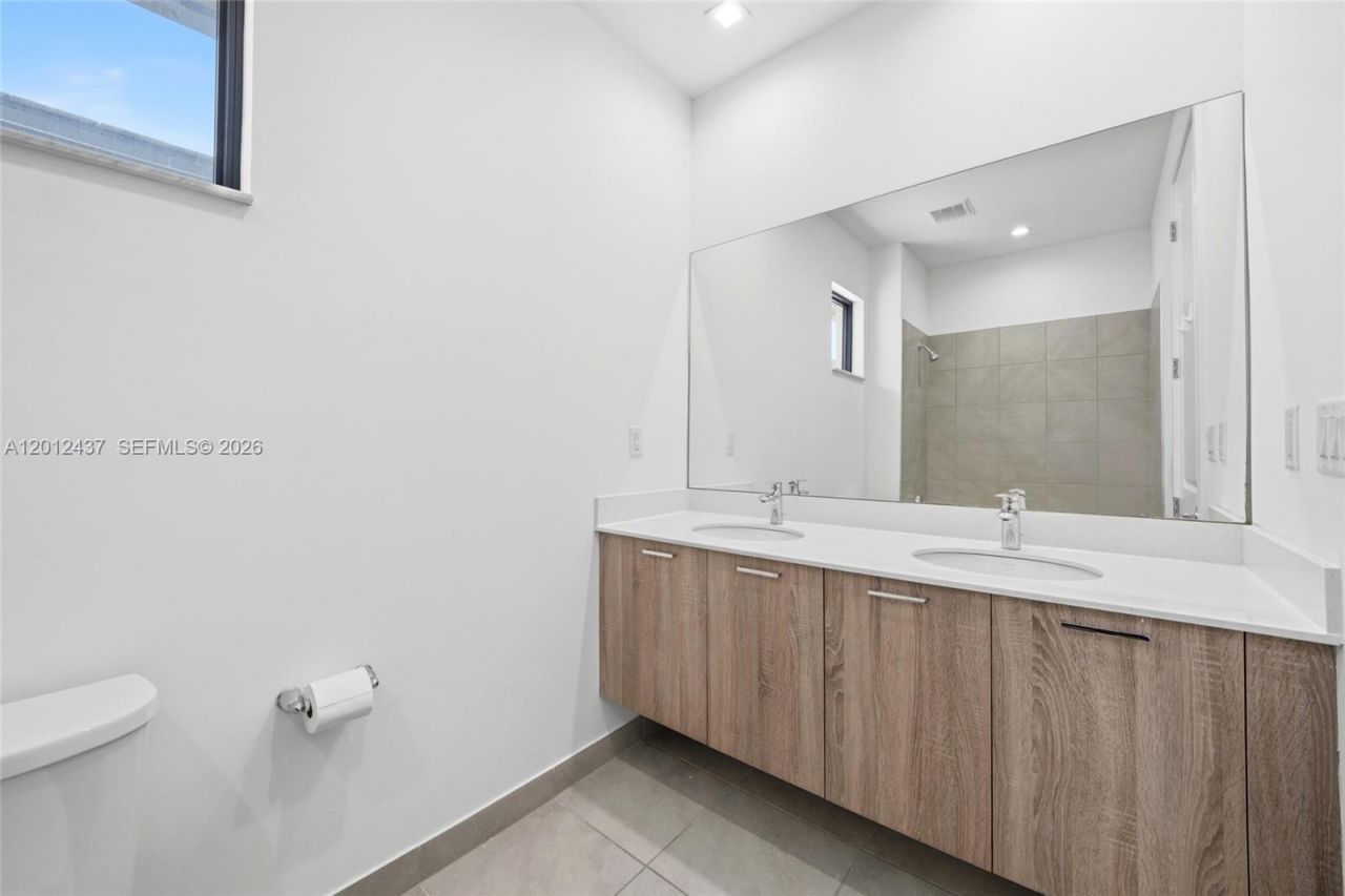 4356 NW 80th Ave , Doral, FL 33166 Photo
