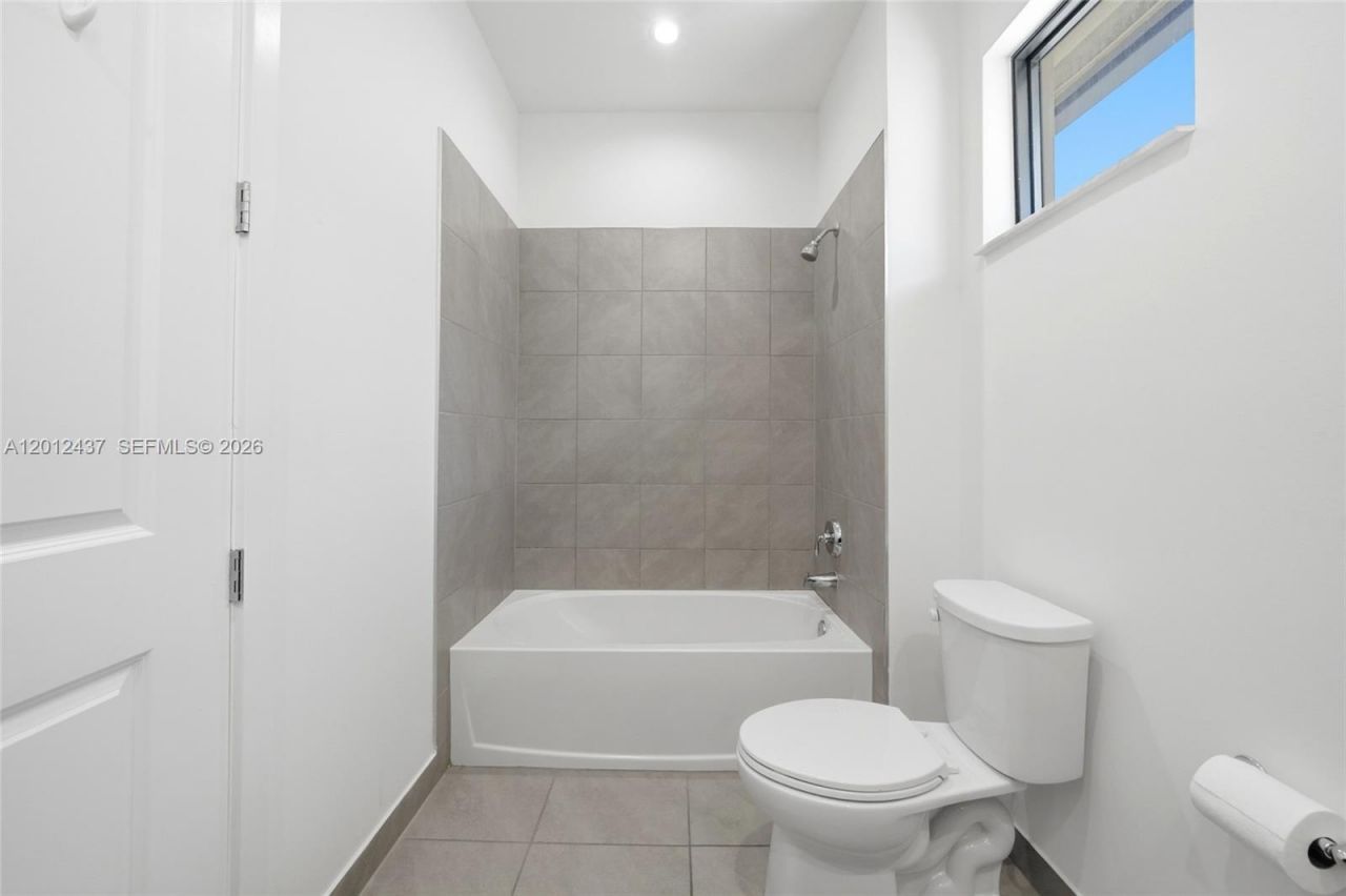 4356 NW 80th Ave , Doral, FL 33166 Photo