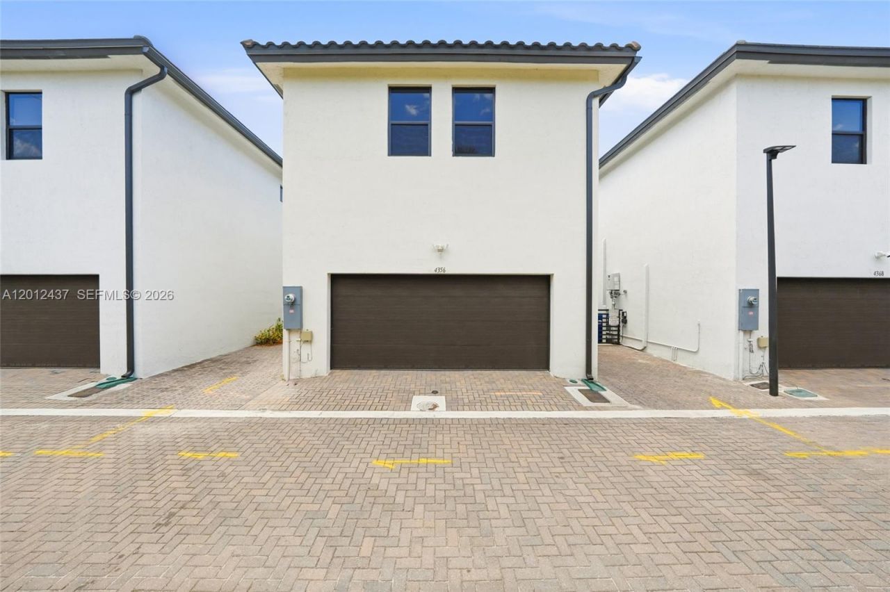 4356 NW 80th Ave , Doral, FL 33166 Photo