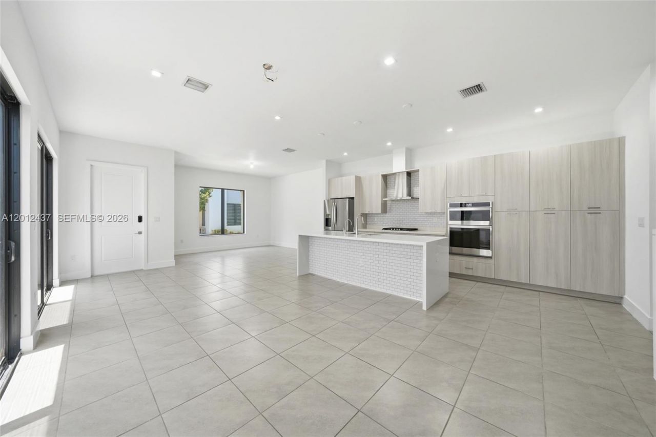 4356 NW 80th Ave , Doral, FL 33166 Photo