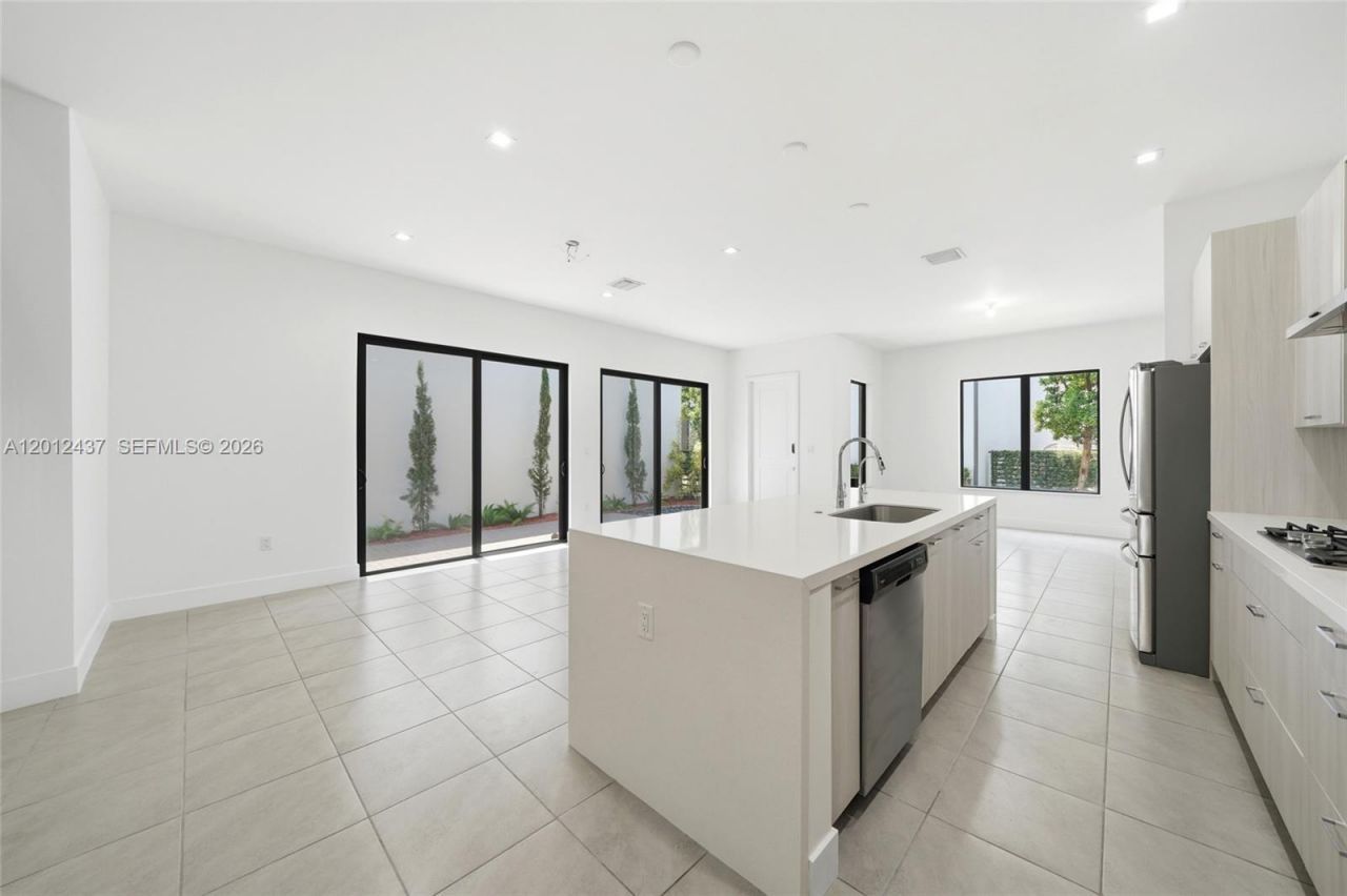 4356 NW 80th Ave , Doral, FL 33166 Photo