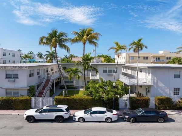 717 Espanola Way , Unit 111, Miami Beach, FL 33139