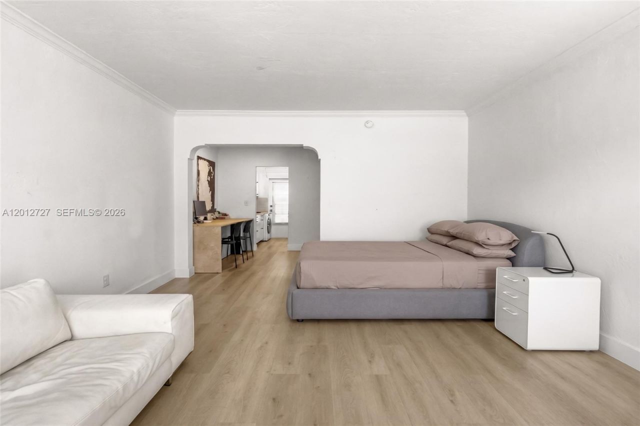 717 Espanola Way, Unit 111, Miami Beach, FL 33139 Photo