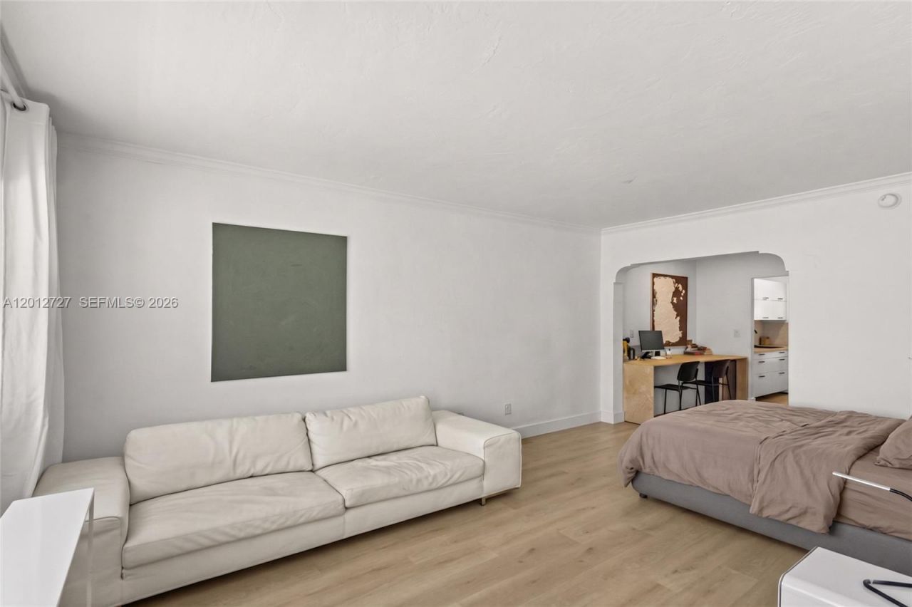 717 Espanola Way, Unit 111, Miami Beach, FL 33139 Photo