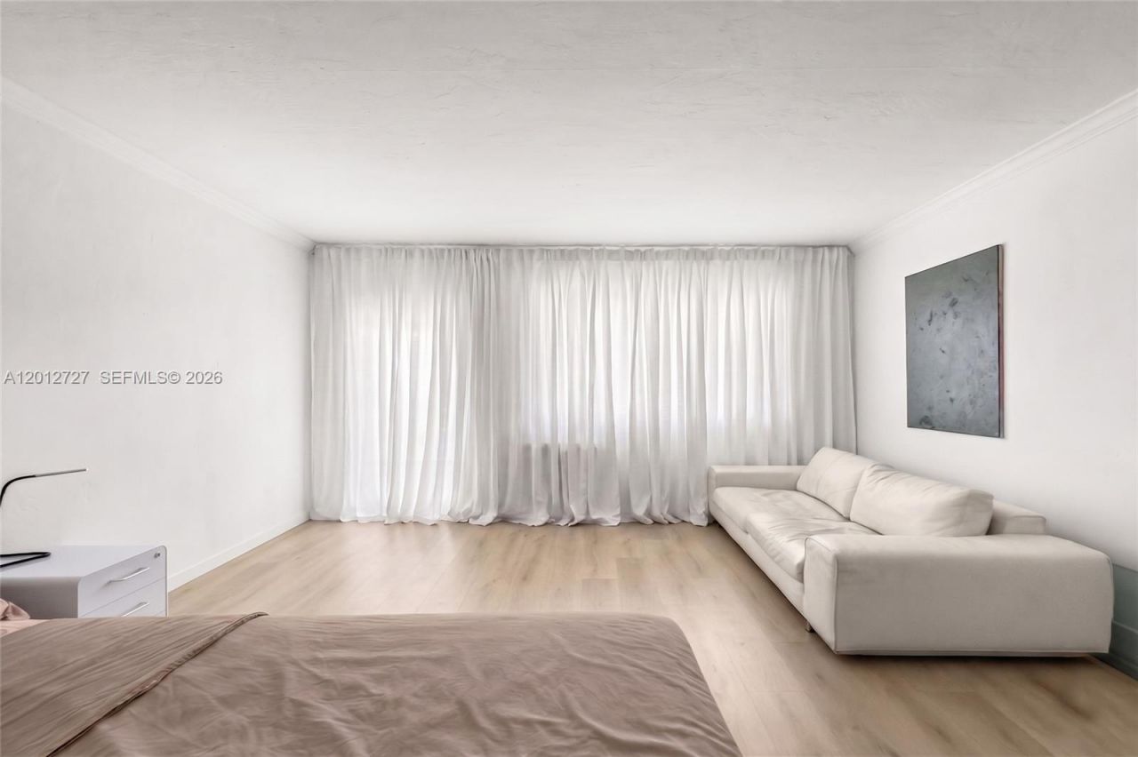 717 Espanola Way, Unit 111, Miami Beach, FL 33139 Photo