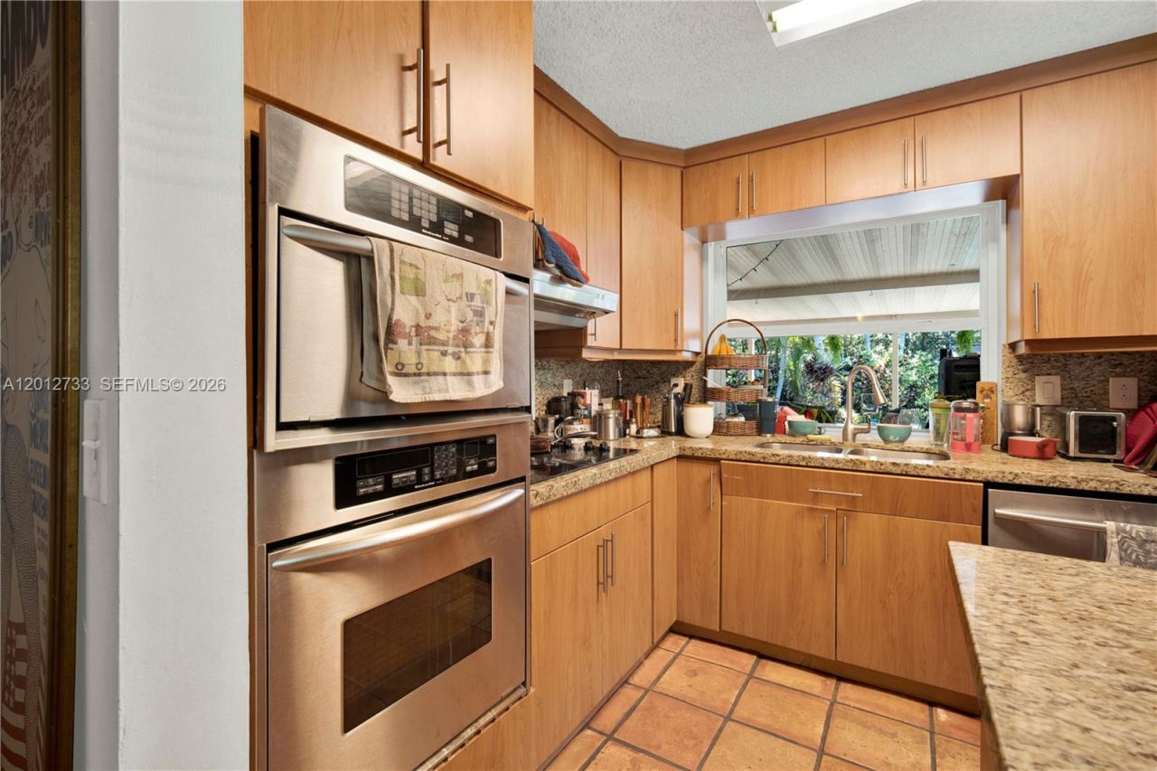 13455 SW 104th Ter, Miami, FL 33186 Photo