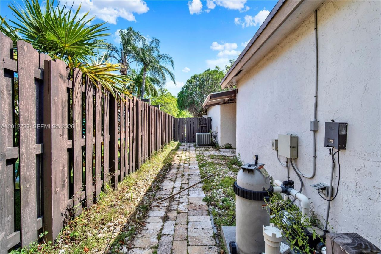 13455 SW 104th Ter, Miami, FL 33186 Photo