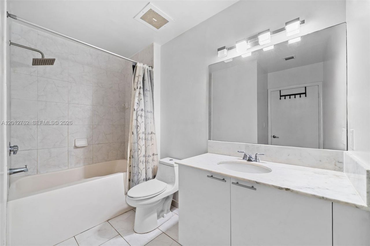 133 NE 2nd Ave, Unit 909, Miami, FL 33132 Photo
