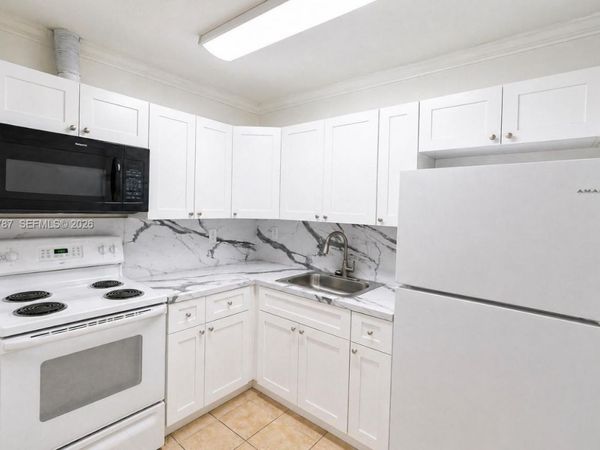 7190 W 11th Ct , Unit 4, Hialeah, FL 33014