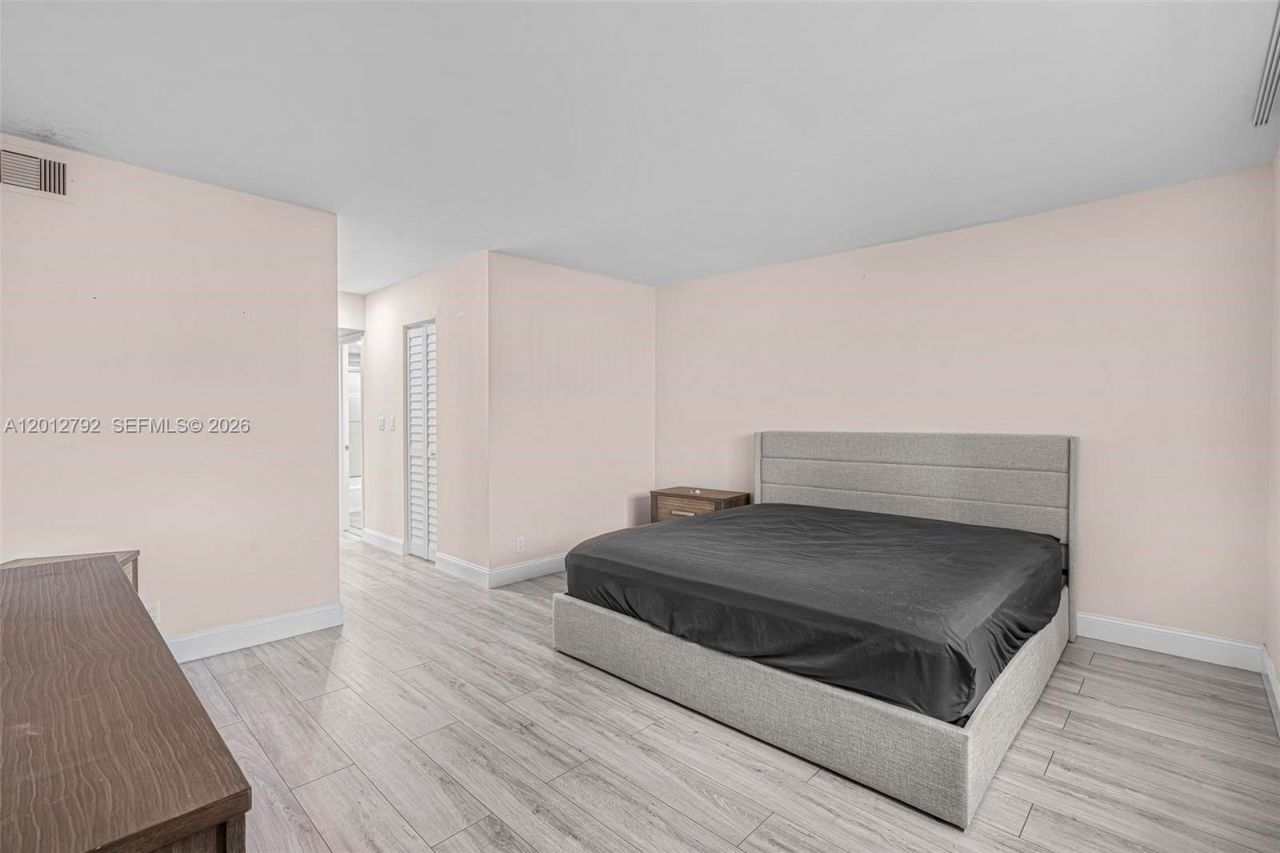 609 NE 14th Ave , Unit 603, Hallandale Beach, FL 33009 Photo