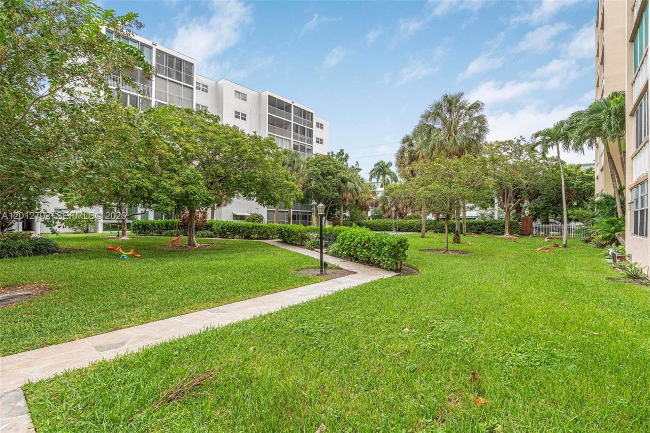 609 NE 14th Ave , Unit 603, Hallandale Beach, FL 33009 Photo