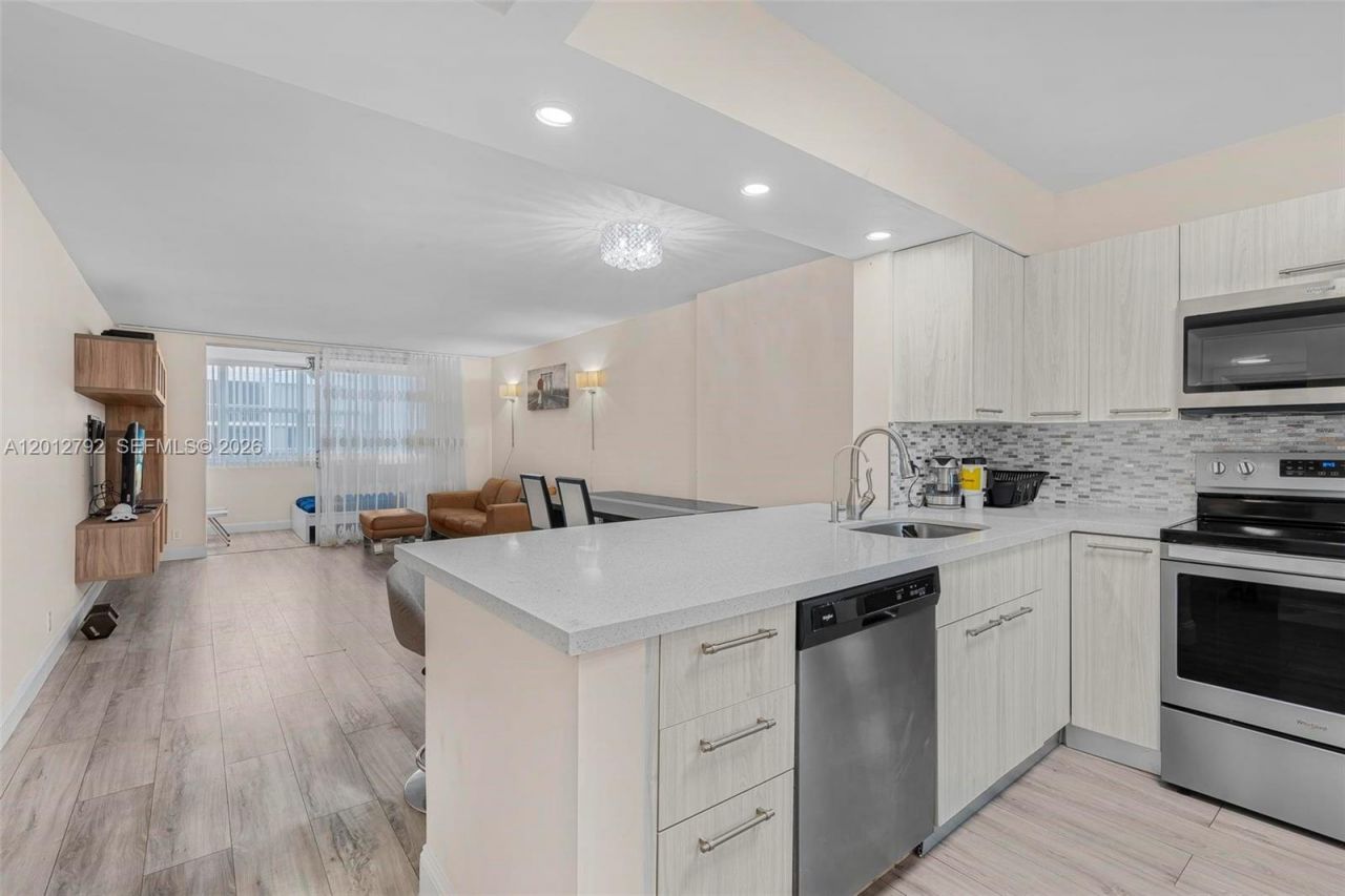 609 NE 14th Ave , Unit 603, Hallandale Beach, FL 33009 Photo