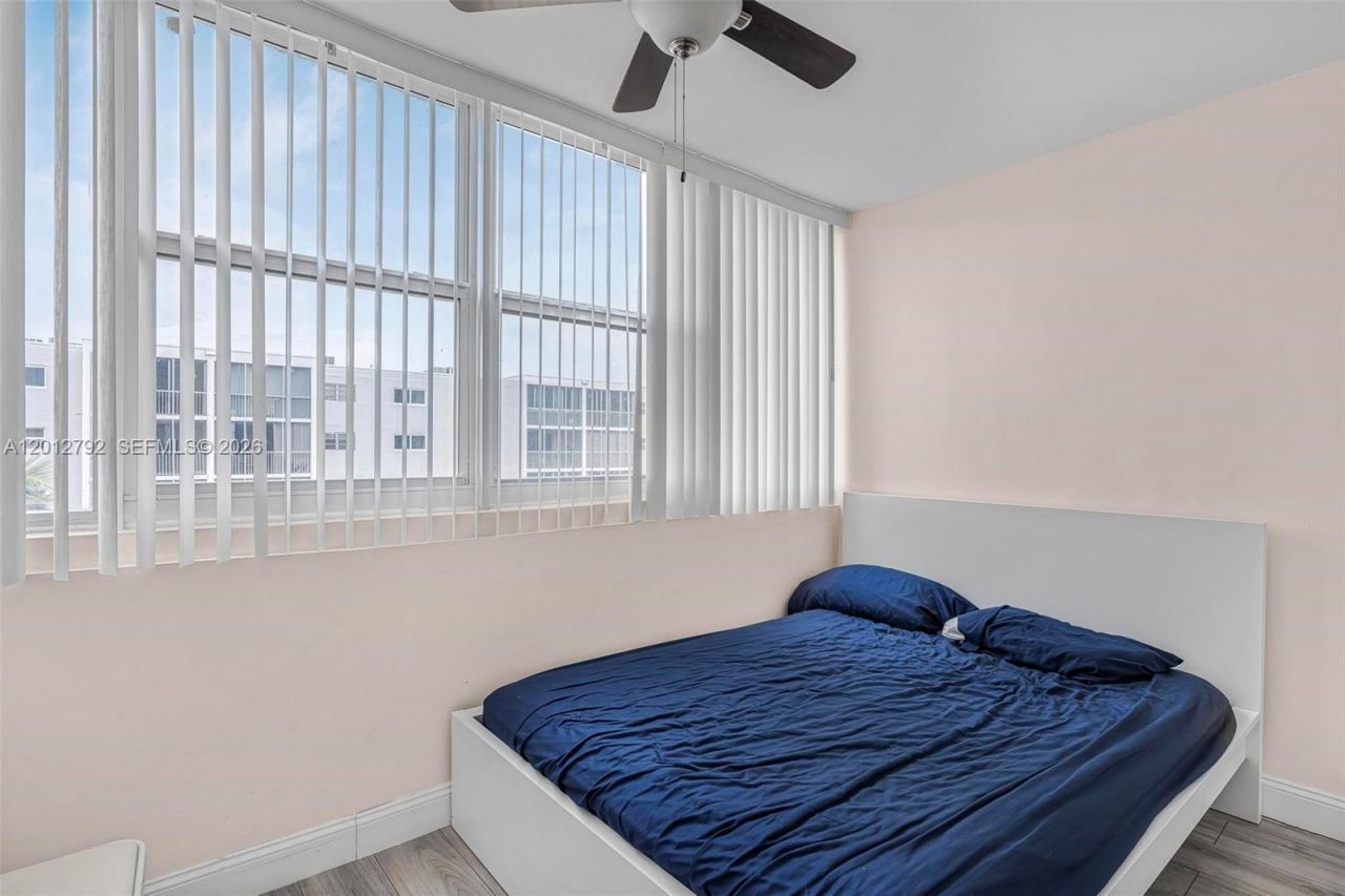 609 NE 14th Ave , Unit 603, Hallandale Beach, FL 33009 Photo