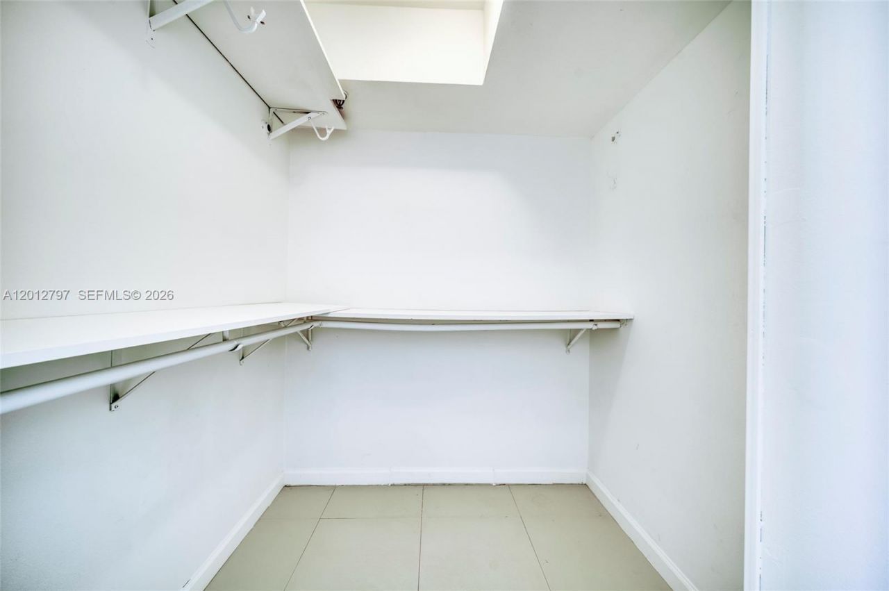 7933 West Dr , Unit 817, North Bay Village, FL 33141 Photo