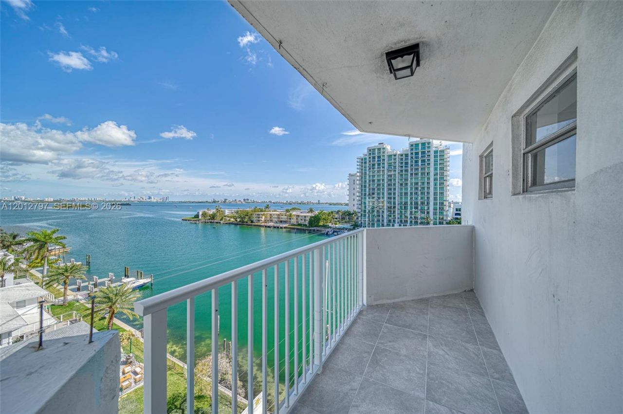7933 West Dr , Unit 817, North Bay Village, FL 33141 Photo