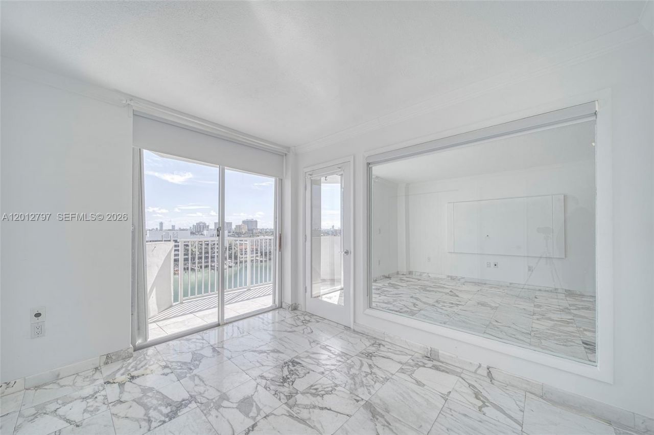 7933 West Dr , Unit 817, North Bay Village, FL 33141 Photo