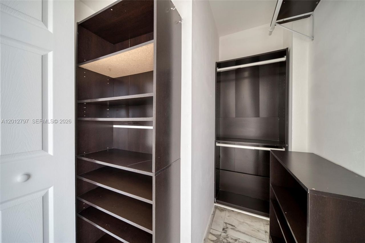 7933 West Dr , Unit 817, North Bay Village, FL 33141 Photo