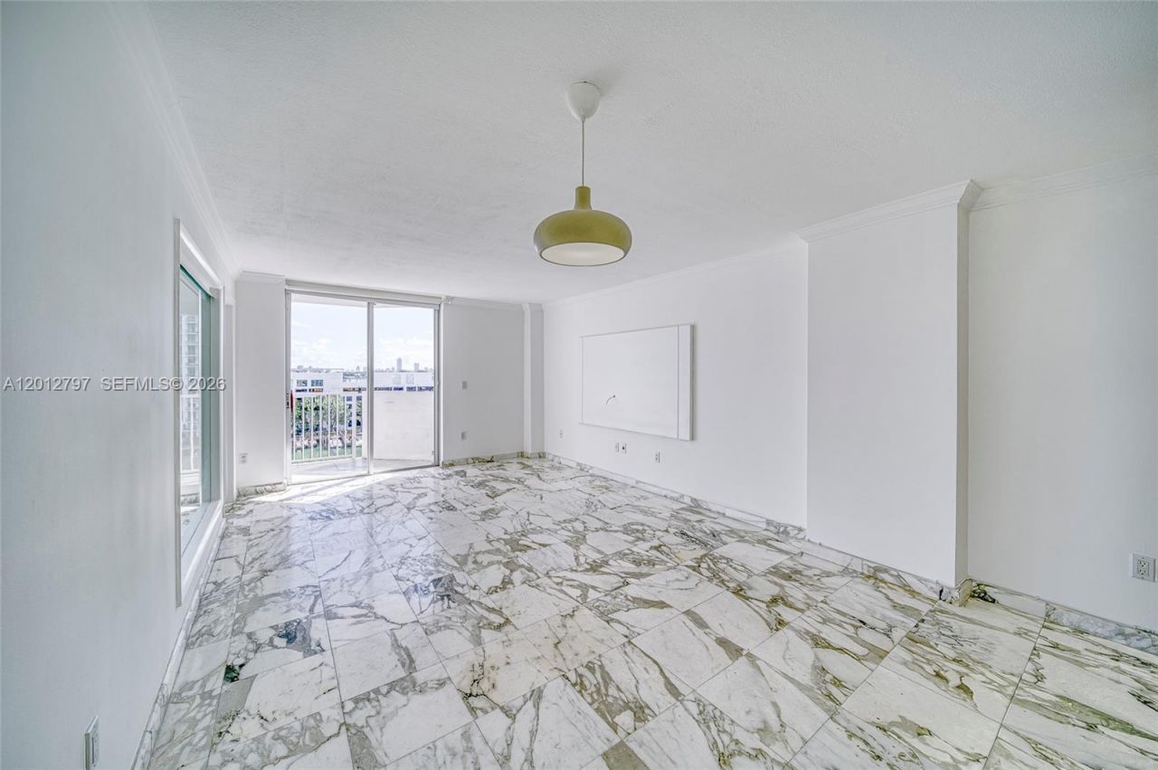 7933 West Dr , Unit 817, North Bay Village, FL 33141 Photo
