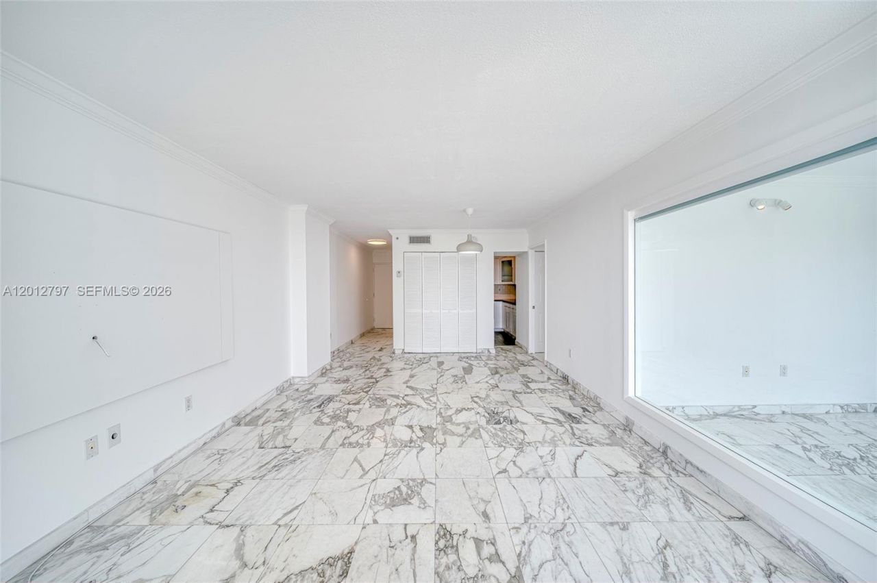 7933 West Dr , Unit 817, North Bay Village, FL 33141 Photo