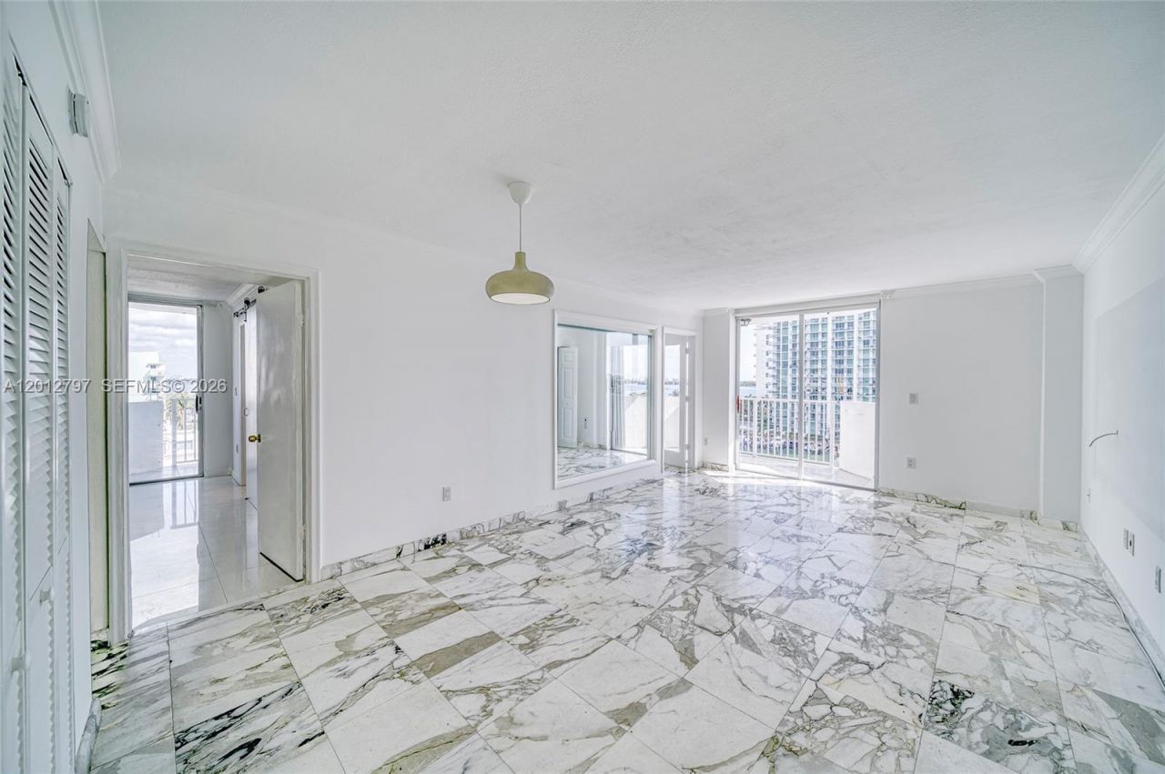 7933 West Dr , Unit 817, North Bay Village, FL 33141 Photo