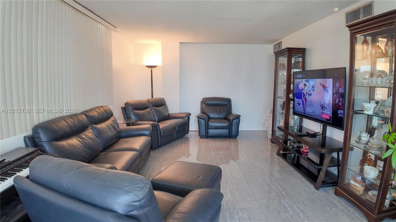 3113 S Ocean Dr , Unit 506, Hallandale Beach, FL 33009 Photo