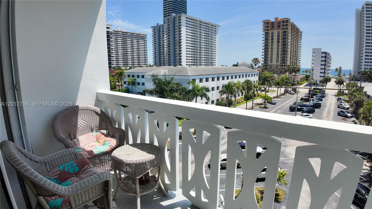 3113 S Ocean Dr , Unit 506, Hallandale Beach, FL 33009 Photo