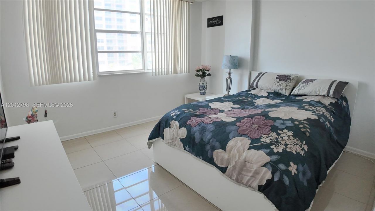 3113 S Ocean Dr , Unit 506, Hallandale Beach, FL 33009 Photo