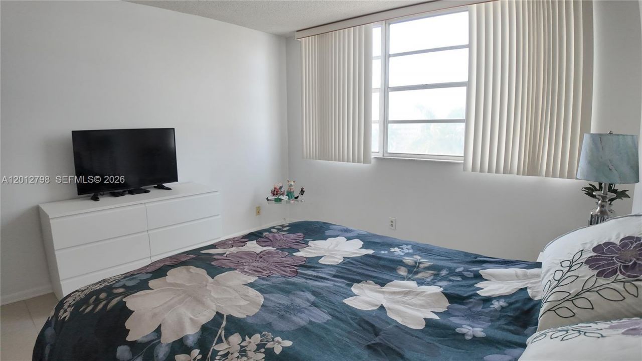 3113 S Ocean Dr , Unit 506, Hallandale Beach, FL 33009 Photo