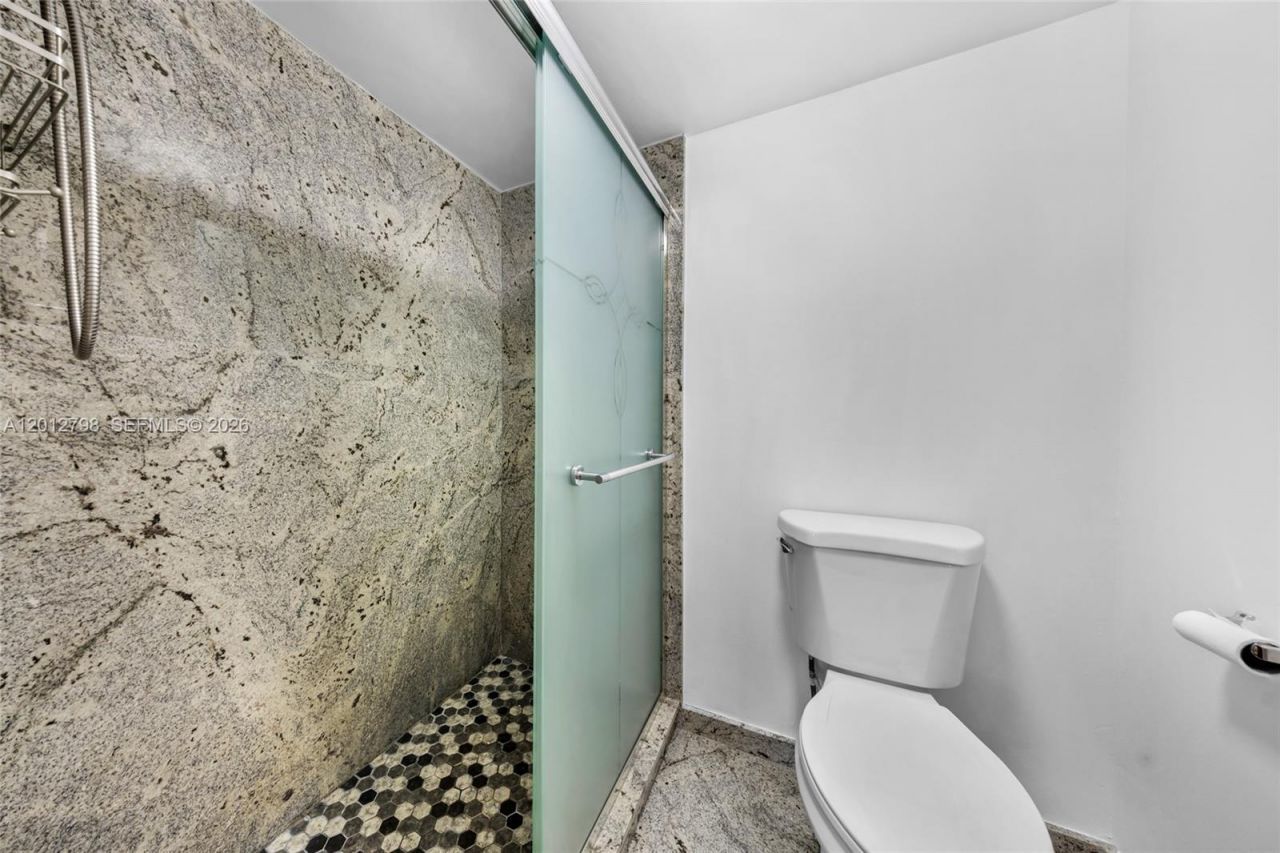 3113 S Ocean Dr , Unit 506, Hallandale Beach, FL 33009 Photo