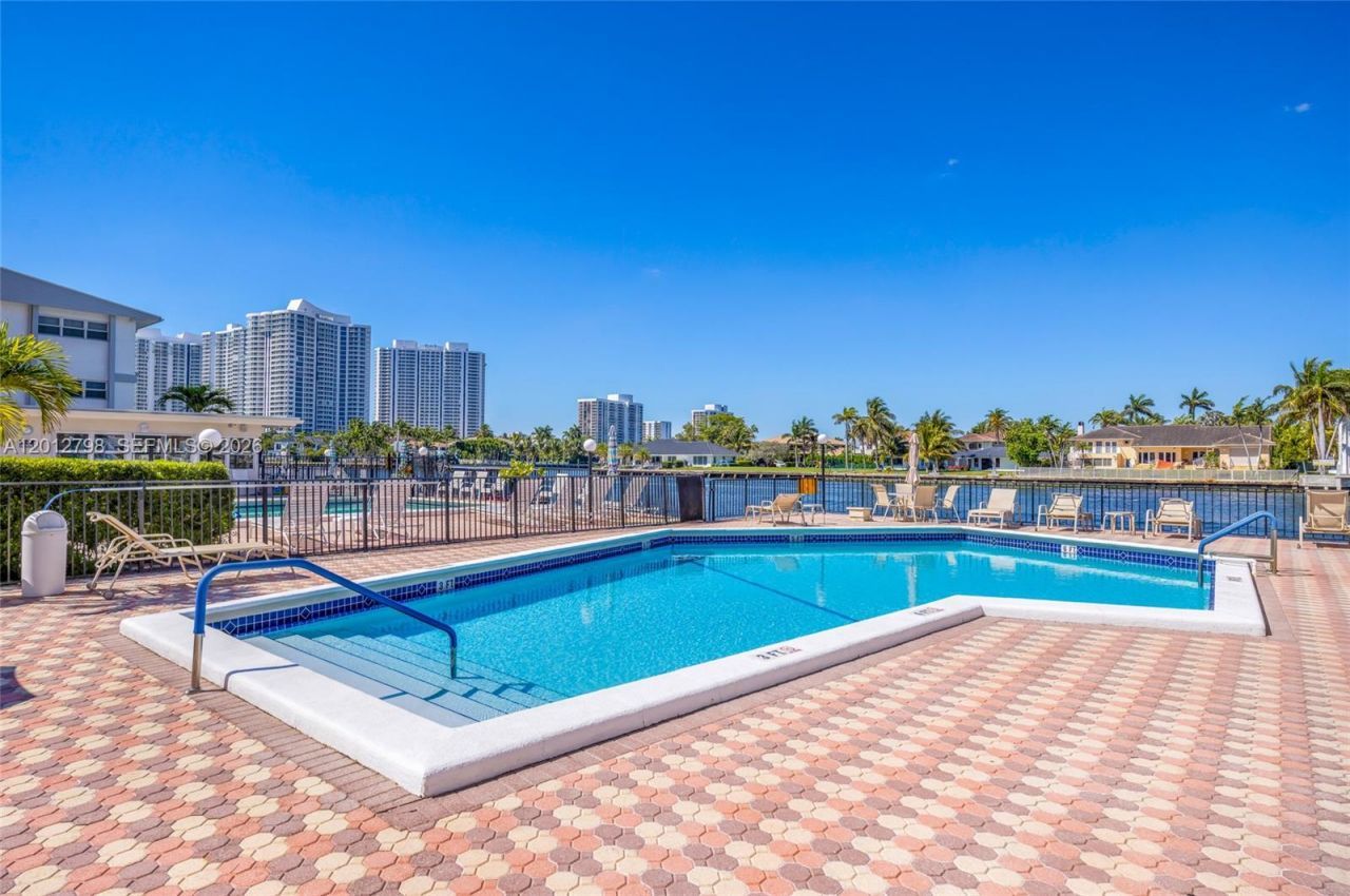 3113 S Ocean Dr , Unit 506, Hallandale Beach, FL 33009 Photo