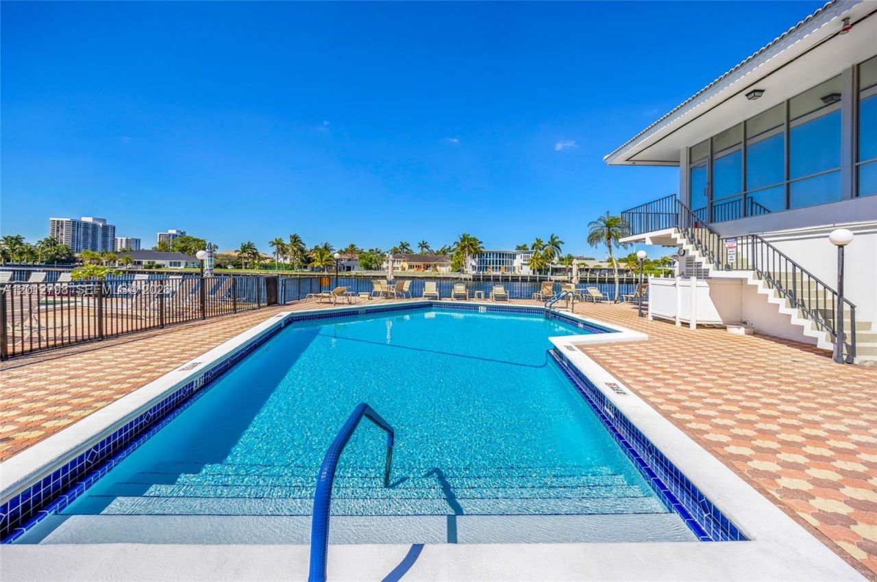 3113 S Ocean Dr , Unit 506, Hallandale Beach, FL 33009 Photo