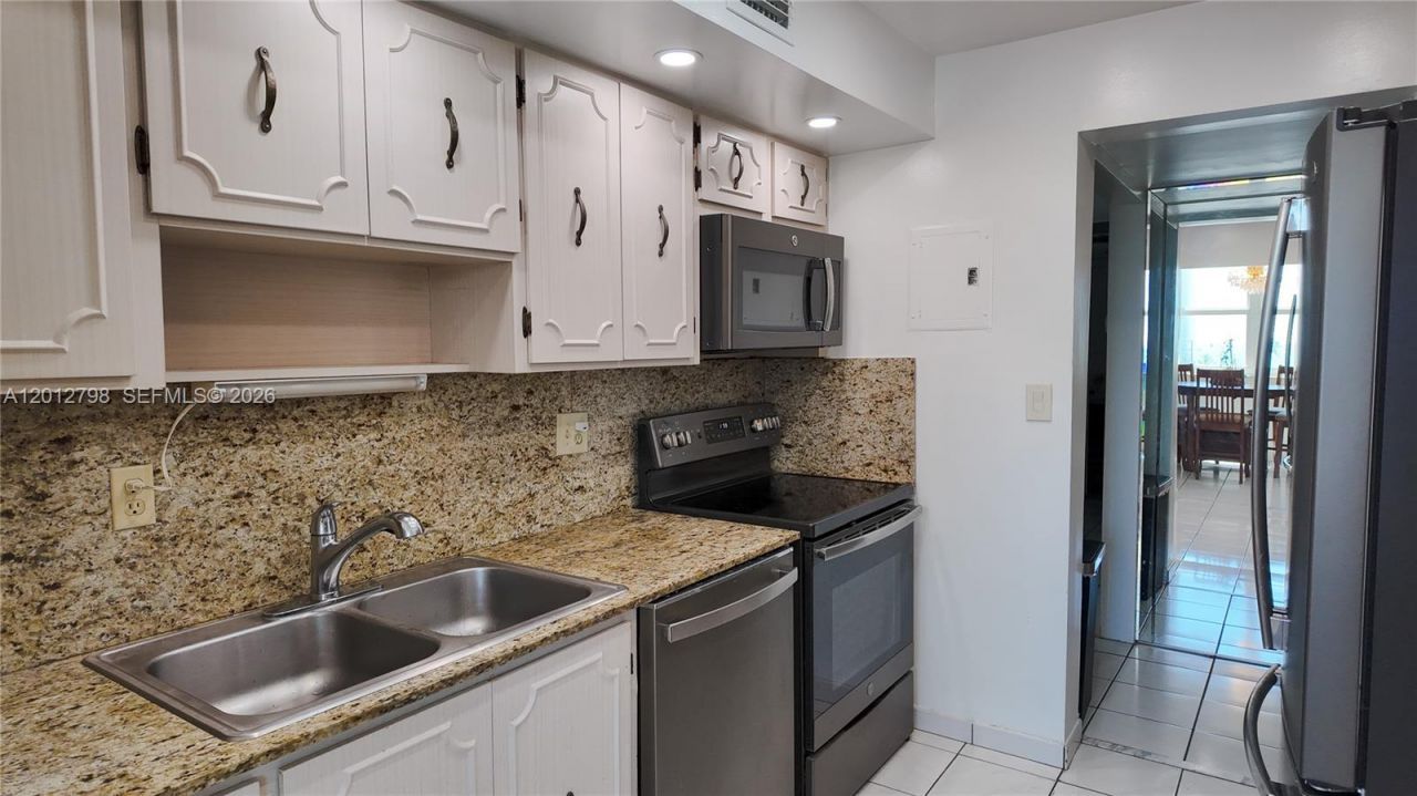 3113 S Ocean Dr , Unit 506, Hallandale Beach, FL 33009 Photo