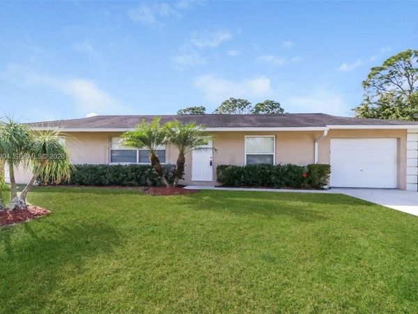650 NW Selvitz Rd , Port St. Lucie, FL 34983