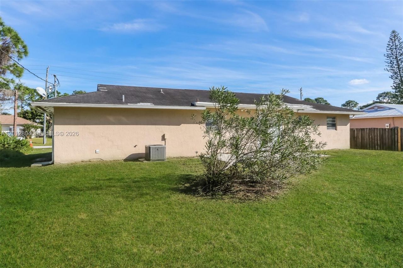 650 NW Selvitz Rd, Port Saint Lucie, FL 34983 Photo