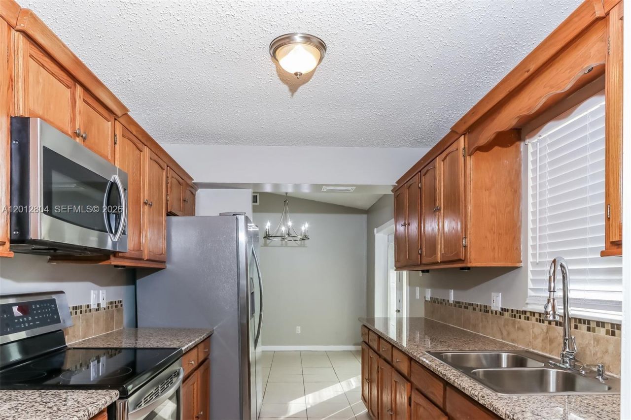 650 NW Selvitz Rd, Port Saint Lucie, FL 34983 Photo