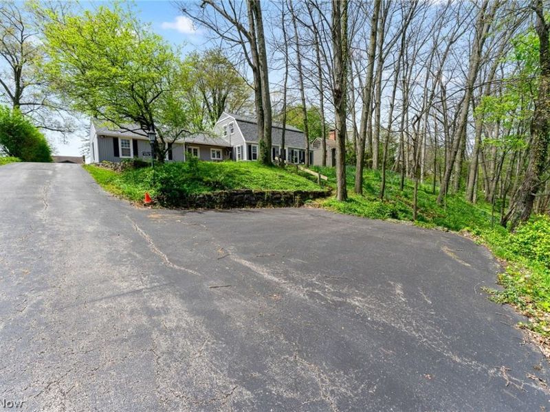 830 Blueberry Hill Drive, Canfield, OH 44406 Photo 3