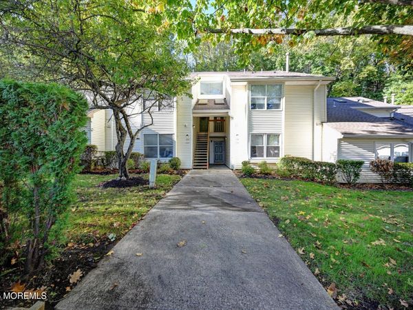 335 Sunshine Court, Englishtown, NJ 07726