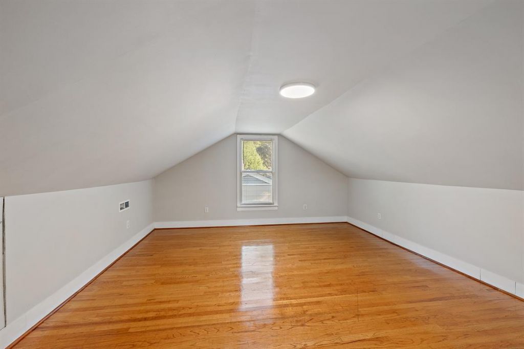 9 Sothel Avenue Photo 11