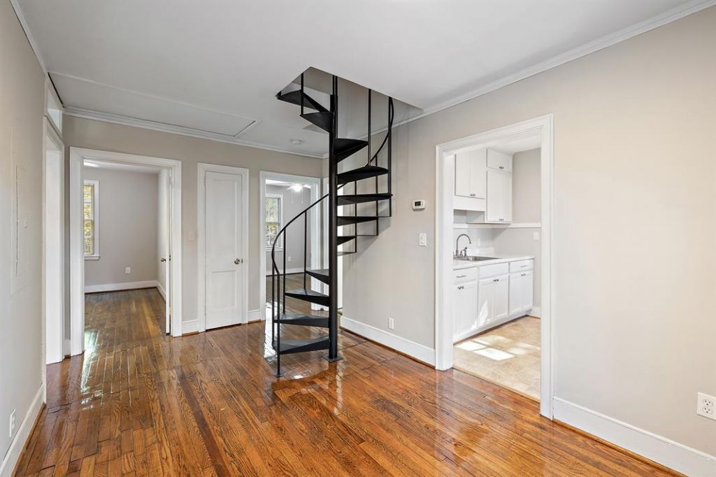 9 Sothel Avenue Photo 6