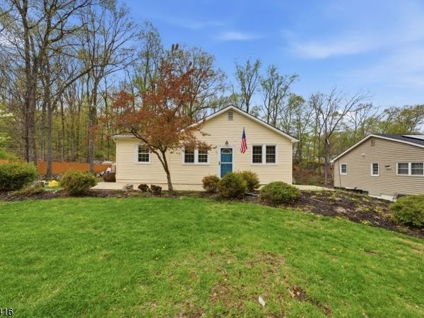 32 Coolidge Trl, Hopatcong, NJ 07843