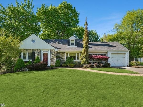31 Jacobus Ave, Little Falls, NJ 07424