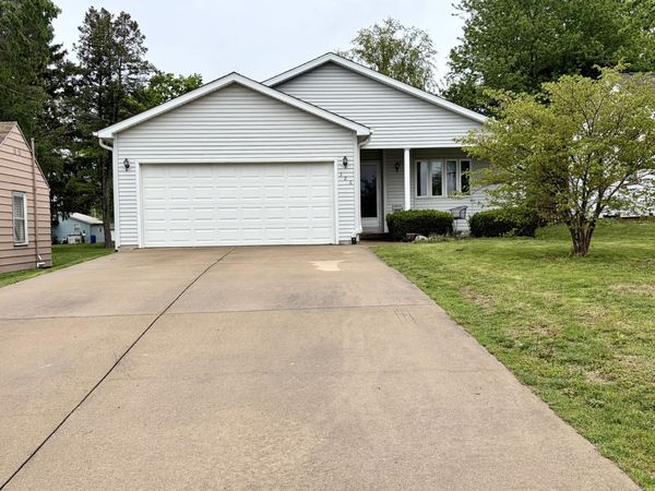 326 W Hight Street , Macon, IL 62544