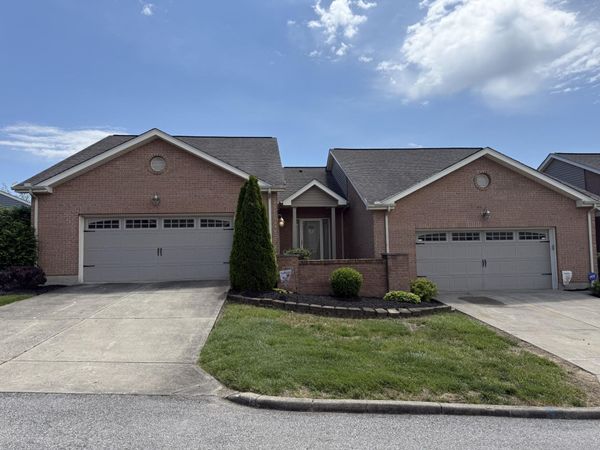 1861 Quarry Oaks Drive, Florence, KY 41042